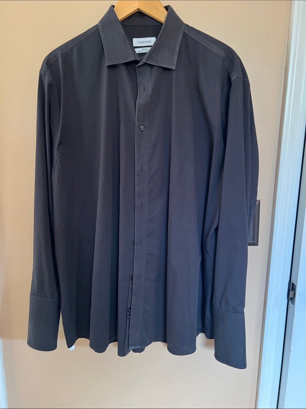 Calvin Klein Men's Black Long-Sleeve Dress Shirt